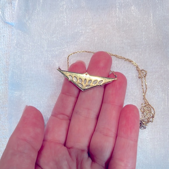 Mother of Pearl Necklace with Diamonds - Picture 2 of 4